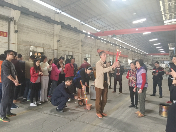 富球铝业开工大吉，贴心为员工举办一年一度健康体检