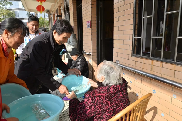 元宵节“摩力克伴你行，浓浓敬老情”公益活动走进张槎敬老院
