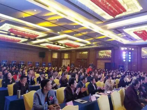 “变·强”——第二届博仕门窗金牌终端运营高峰论坛暨2017新品发布会圆满结束！ 