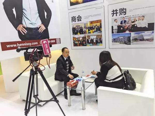 “大商之道,问鼎軒尼斯”,上海建博会首日秀! “大商之道,问鼎軒尼斯”,上海建博会首日秀!