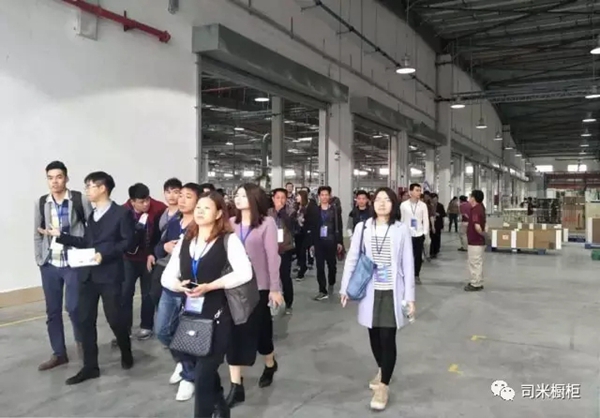 品质引爆狂欢，司米橱柜4.0工厂引百城千店同频疯抢！