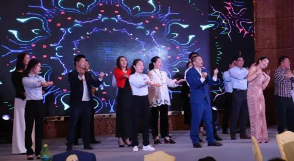 忆往昔峥嵘岁月，看今朝谁与争锋——邦元名匠十二周年庆典答谢晚宴圆满结束 