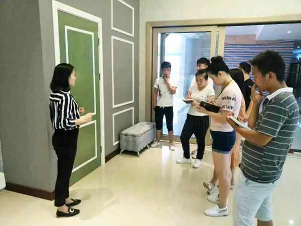 湖北大冶:双虎木门专卖店开业在即你准备好了吗 湖北大冶:双虎木门专卖店开业在即你准备好了吗