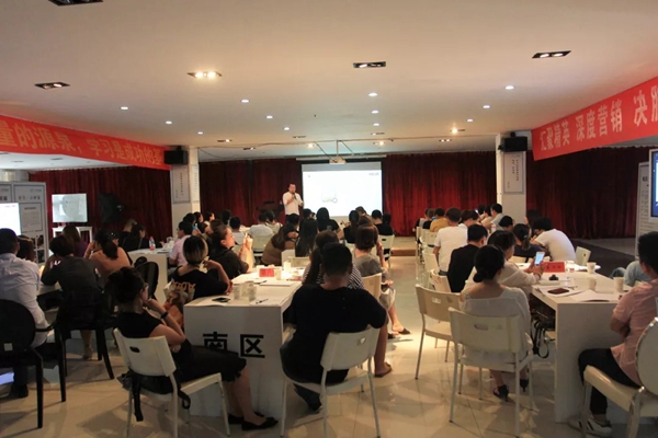 沃莱菲壁纸壁布2018金牌导购培训班第二期圆满落幕