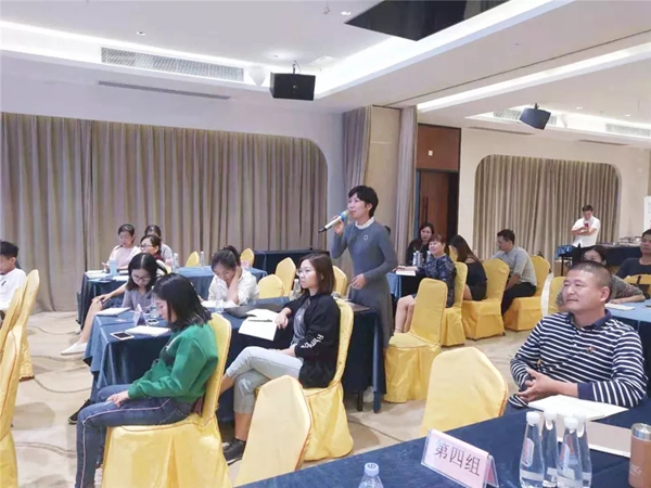 可罗雅无缝墙布《筑梦可罗雅 创业成长营》区域培训会深圳站圆满落幕！