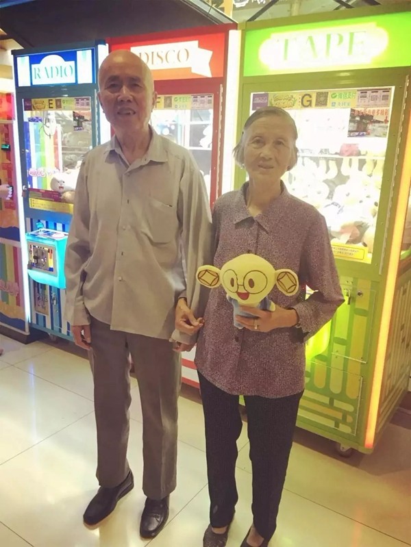 如鱼得水窗帘:当你老了,爱你的心不变,陪你浪漫每一天 如鱼得水窗帘:当你老了,爱你的心不变,陪你浪漫每一天