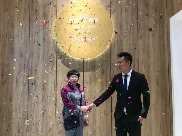 金迪木门第18届中国国际门业展为实力代言,品牌力量引领梦想! 金迪木门第18届中国国际门业展为实力代言,品牌力量引领梦想!