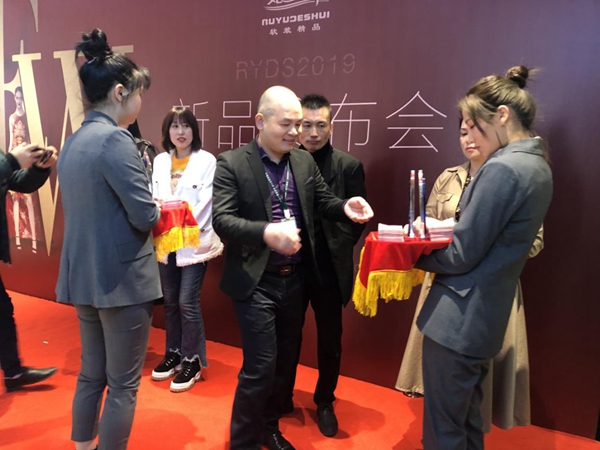 如鱼得水窗帘2019（春）新品发布会及经销商点样精彩回顾！