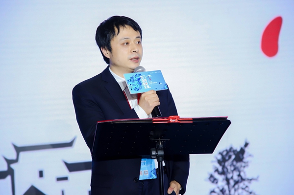江山欧派是将“水”加“木”凝聚成更为真实的“梦想家”