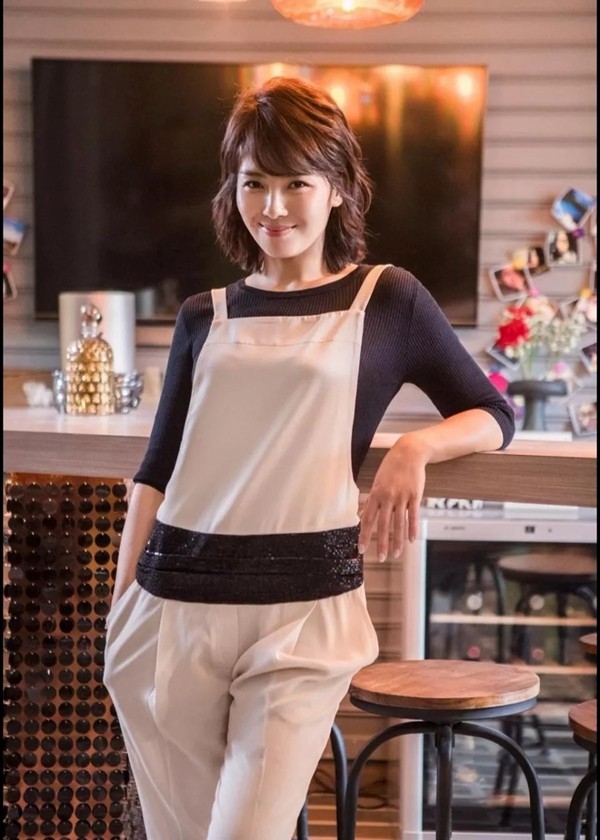 摩力克窗帘家居软装方案，或能平衡女老板工作和家庭难问题！