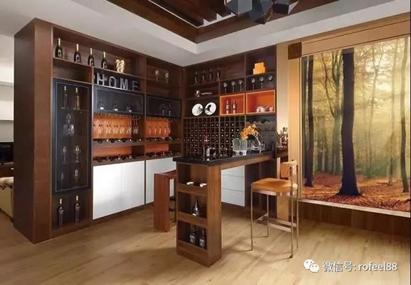 拉斐尔全屋定制分享不占用空间的定制酒柜设计，刷新你的认知