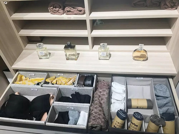 伊百丽人性化家居定制，体验智慧家居生活