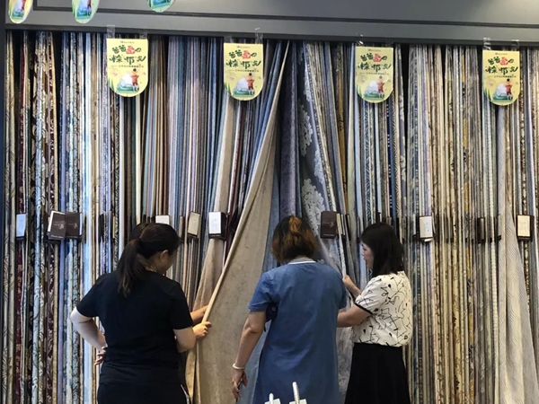 摩力克罗定专卖店品牌日大放异彩 高效杀单令同行称羡 摩力克罗定专卖店品牌日大放异彩 高效杀单令同行称羡