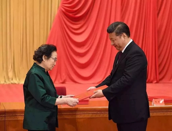可罗雅无缝墙布：初志，一以贯之！