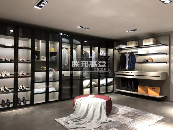 联邦高登全屋定制男士衣帽间 设计诠释着生活的品味 联邦高登全屋定制男士衣帽间 设计诠释着生活的品味