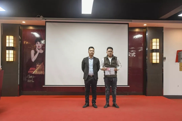 诺菲特门窗12月月度晨会圆满召开：一鼓作气 挑战佳绩 