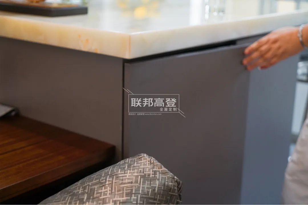 联邦高登全屋定制：168㎡ 糅合极简北欧风与新中式