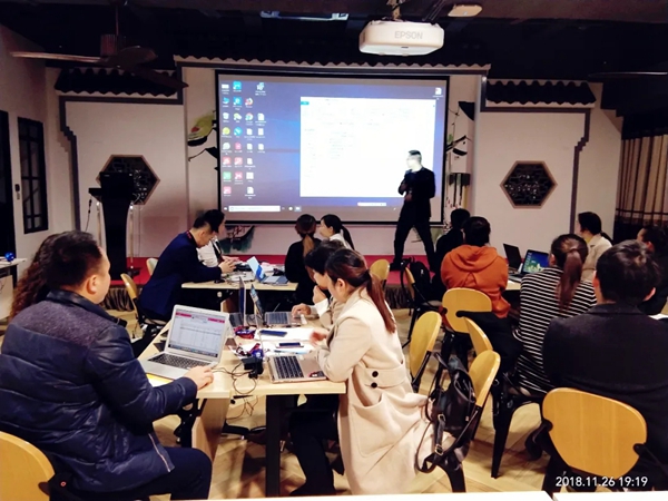 如鱼得水窗帘精品以战代练 专业线上线下培训助您快速上手 如鱼得水窗帘精品以战代练 专业线上线下培训助您快速上手