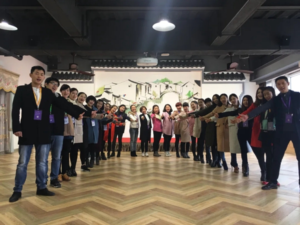如鱼得水窗帘精品以战代练 专业线上线下培训助您快速上手 如鱼得水窗帘精品以战代练 专业线上线下培训助您快速上手