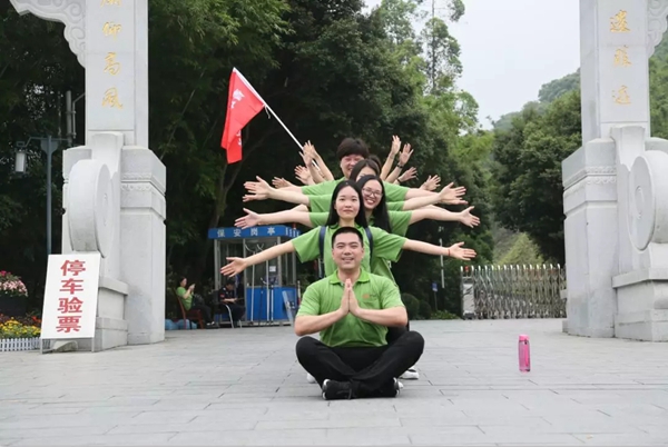 亚丹家居：传承五四精神 展现青年风采