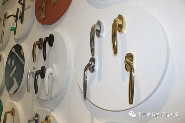 雷圭蒂系统门窗无基座铜执手 方寸间绽放意式精工魅力