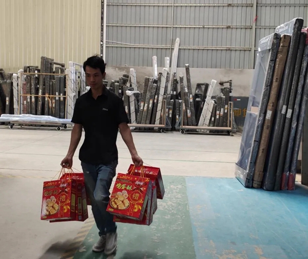 正金门窗：为家人们发放美味的中秋福利