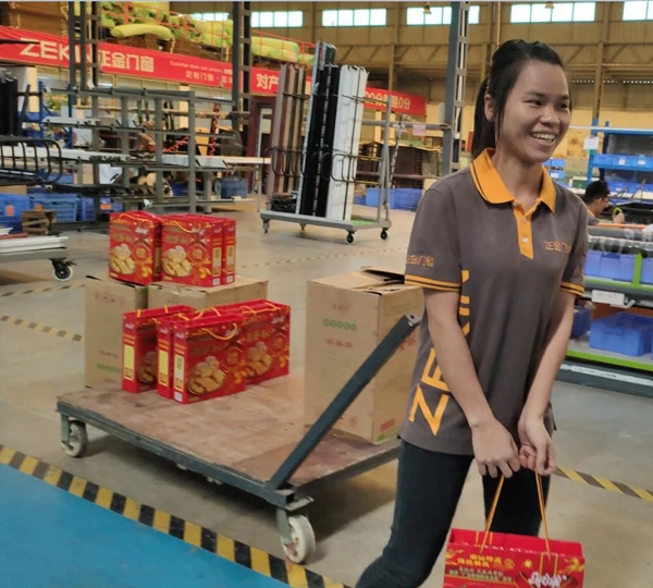 正金门窗：为家人们发放美味的中秋福利