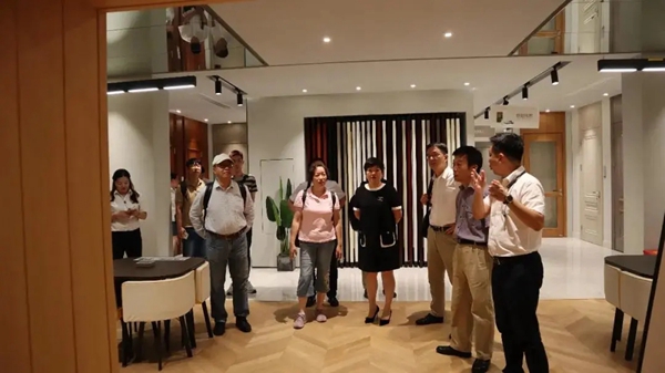 金迪木门：一路上有你 温暖明媚