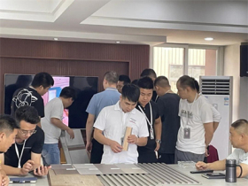 千鼎门业| 黑碳系列及格栅产品培训