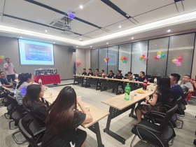 正金门窗8月员工生日会圆满结束