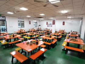 慧宁门窗：举杯共饮 共进晚餐
