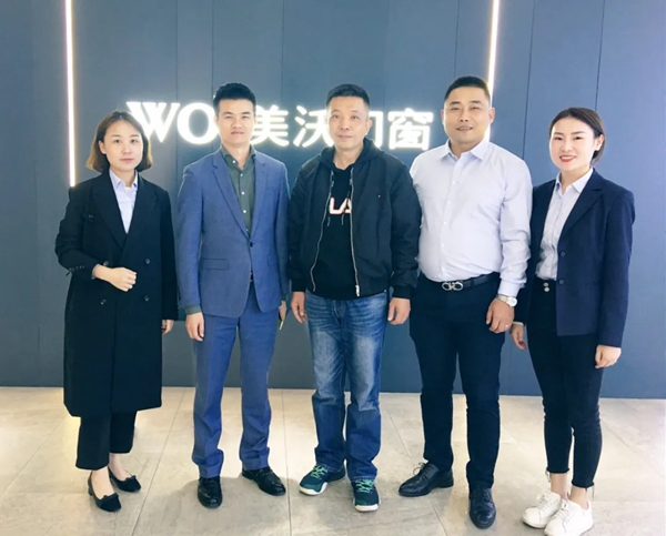 弘阳家居招商部总监冷总一行莅临美沃门窗参观指导！