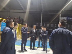 金皖地产董事长张岩锋携考察团莅临天东门窗参观考察