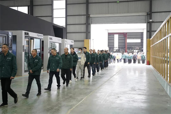 美萨门窗第八届秋季运动会圆满落幕！