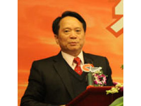 东鹏陶瓷董事长何新明