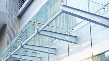 大连隔断阳光房安装厂家公司铝板房断桥铝白钢玻璃隔断