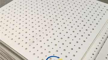 机房安装穿孔石膏板具有美观效果