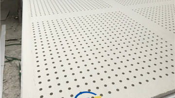 石膏消声穿孔板 600*600mm矿棉吊顶穿孔板规格价格不同
