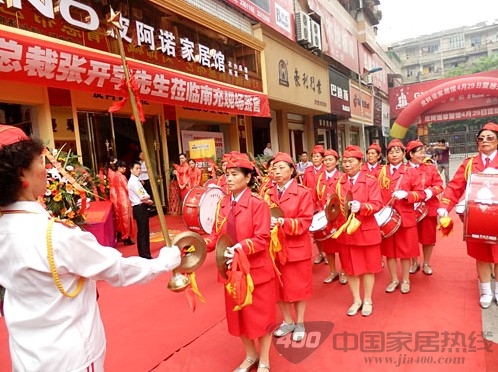 皮阿诺衣柜南充店开业签单破历史记录
