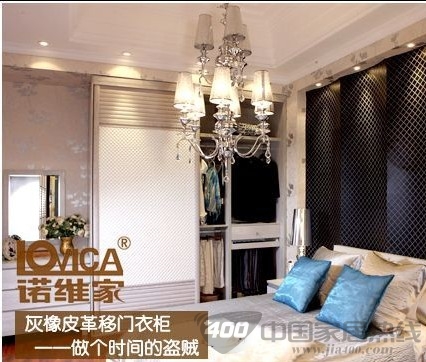诺维家灰橡皮革移门衣柜 简约大方又隽永耐看 