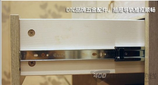 诺维家灰橡皮革移门衣柜 简约大方又隽永耐看 