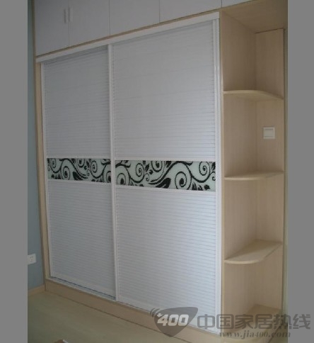 装修必看：装修如何选择定制衣柜产品 