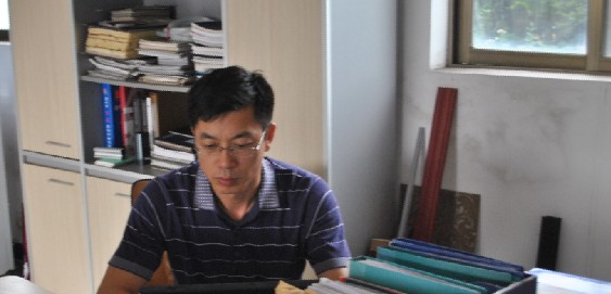 做高端衣柜，走差异化发展战略道路