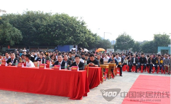 情满十载 诗尼曼衣柜喜迎金蛇新春
