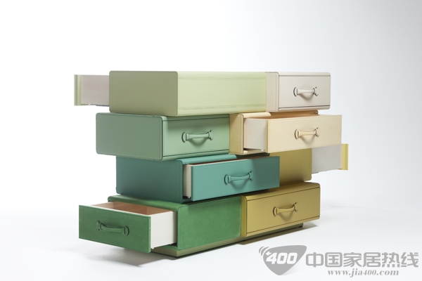 比利时设计：箱子巧变手提箱定制衣柜