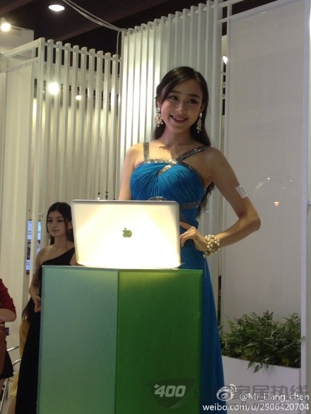 建博会上的小伙伴们请注意 美女出没！