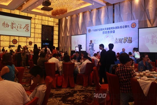诗尼曼，与慈善同行
