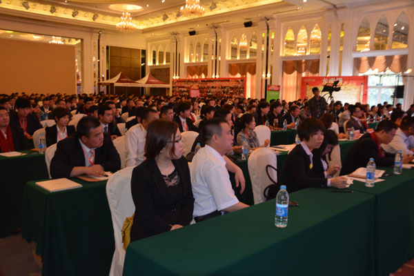 诗尼曼衣柜“怒放2014”经销商大会圆满成功