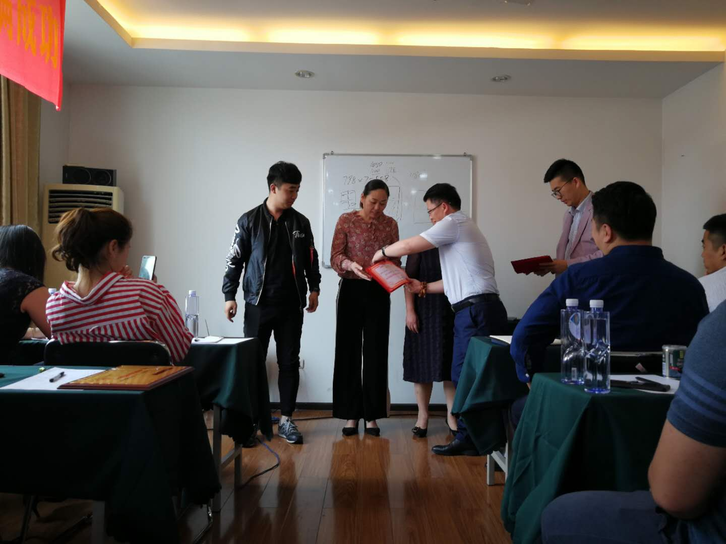 祝贺美国史丹利stanley家居首届商学院暨武汉荣誉之旅取得圆满成功！