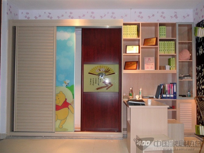圣丽宅配有举办招商会吗？整体衣柜还适合加盟吗？